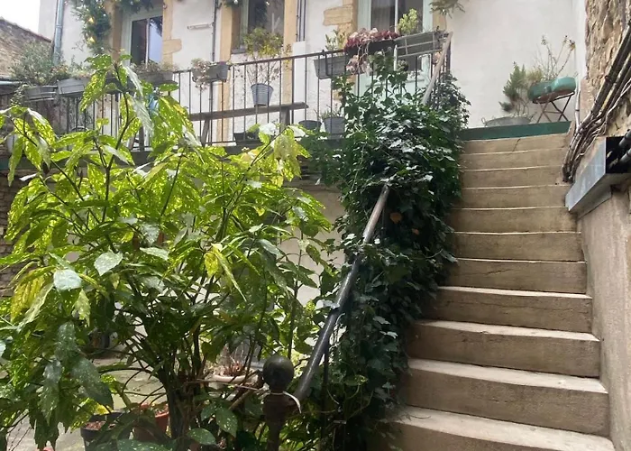 Welcoming, Lovely, Calm & Centrally Located Flat