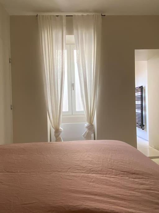 Welcoming, Lovely, Calm & Centrally Located Flat Appartement Dijon
